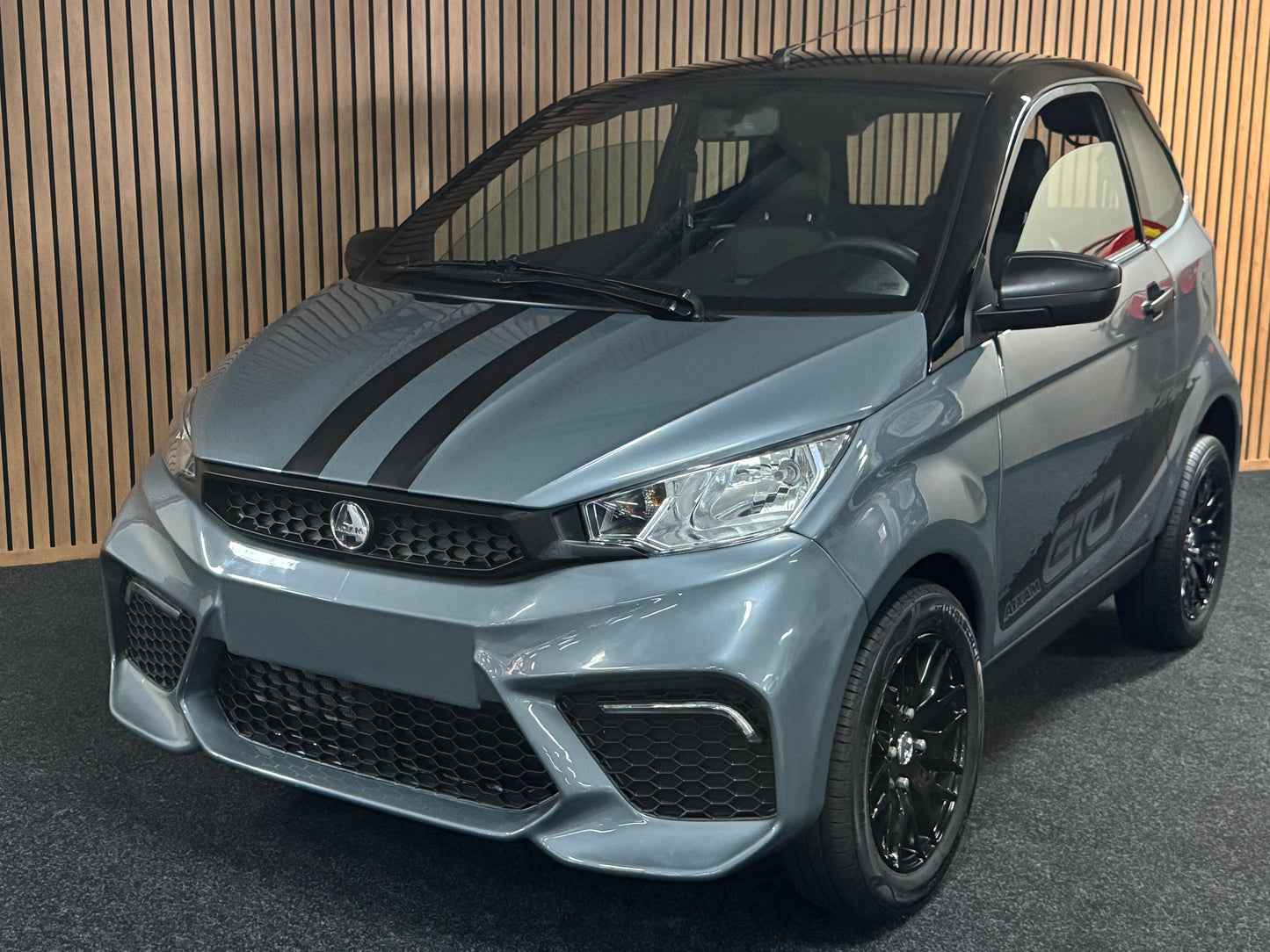 Aixam City Sport Grau | 8 PS Kubota Motor | Rückfahrkamera | Alpine Multi-Media | 45 km/h | Innerhalb 250 KM Kostenlose Lieferung | Mopedauto | Leichtmobile | Aixam | Microcar | Ligier