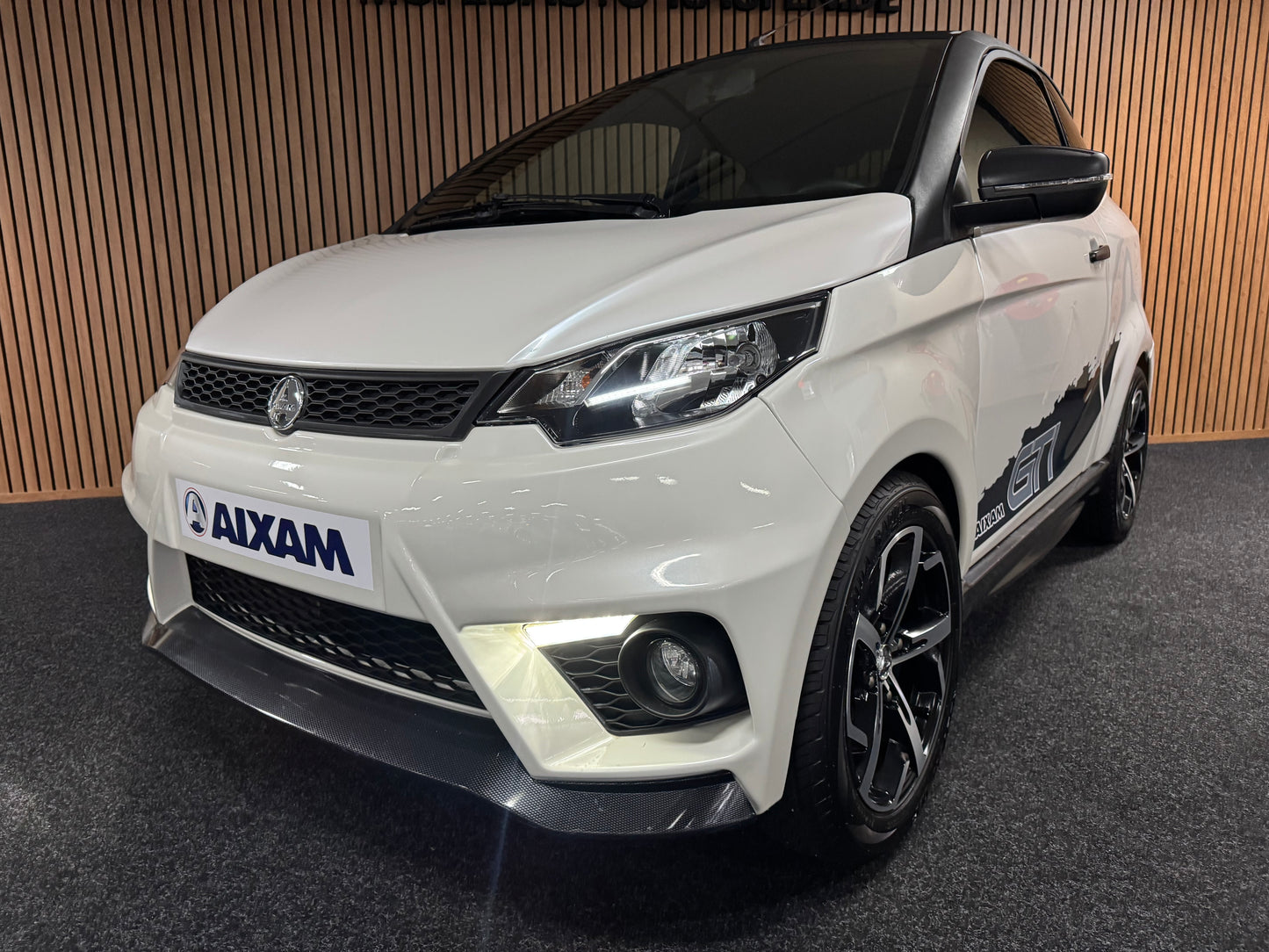 Aixam GTI Sport | 8 PS Kubota Motor | Rückfahrkamera | 45 km/h | Innerhalb 250 KM Kostenlose Lieferung | Mopedauto | Leichtmobile | Aixam | Microcar | Ligier