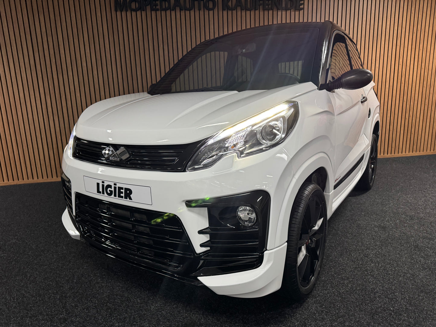 Ligier JS60 Ultimate Sport | 2022 | 8 PS leiser DCI Motor | Servolenkung | Rückfahrkamera | 45 km/h | Innerhalb 250 KM Kostenlose Lieferung | Mopedauto | Leichtmobile | Aixam | Microcar | Ligier