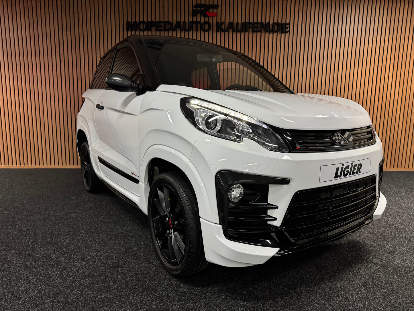 Ligier JS60 Ultimate Sport | 2022 | 8 PS leiser DCI Motor | Servolenkung | Rückfahrkamera | 45 km/h | Innerhalb 250 KM Kostenlose Lieferung | Mopedauto | Leichtmobile | Aixam | Microcar | Ligier