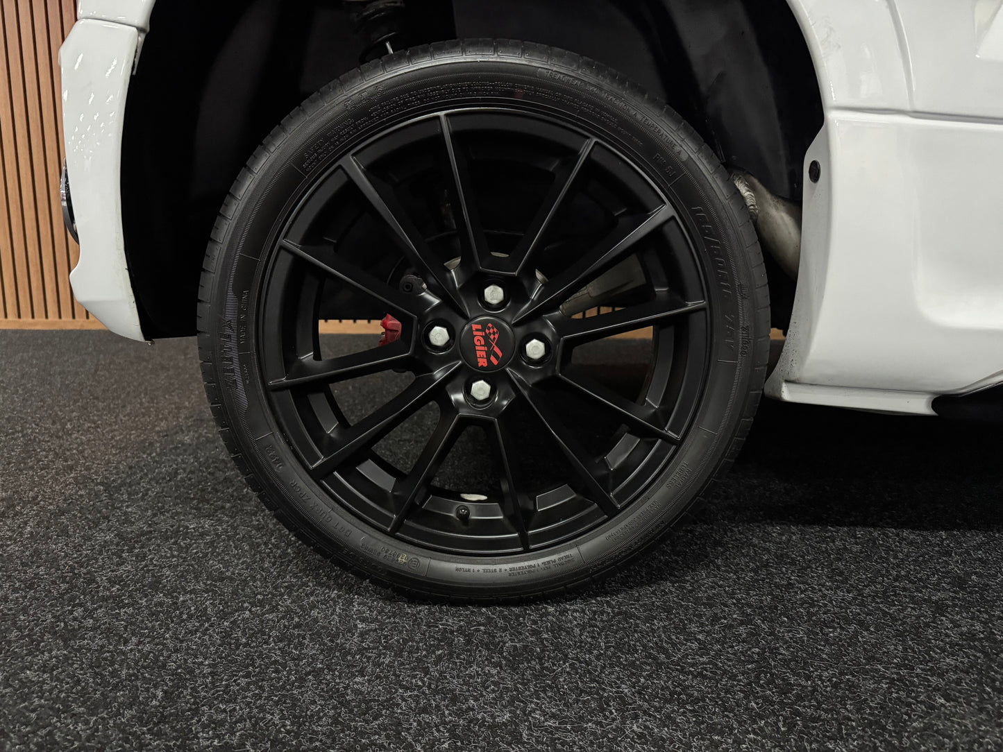 Ligier JS60 Ultimate Sport | 2022 | 8 PS leiser DCI Motor | Servolenkung | Rückfahrkamera | 45 km/h | Innerhalb 250 KM Kostenlose Lieferung | Mopedauto | Leichtmobile | Aixam | Microcar | Ligier