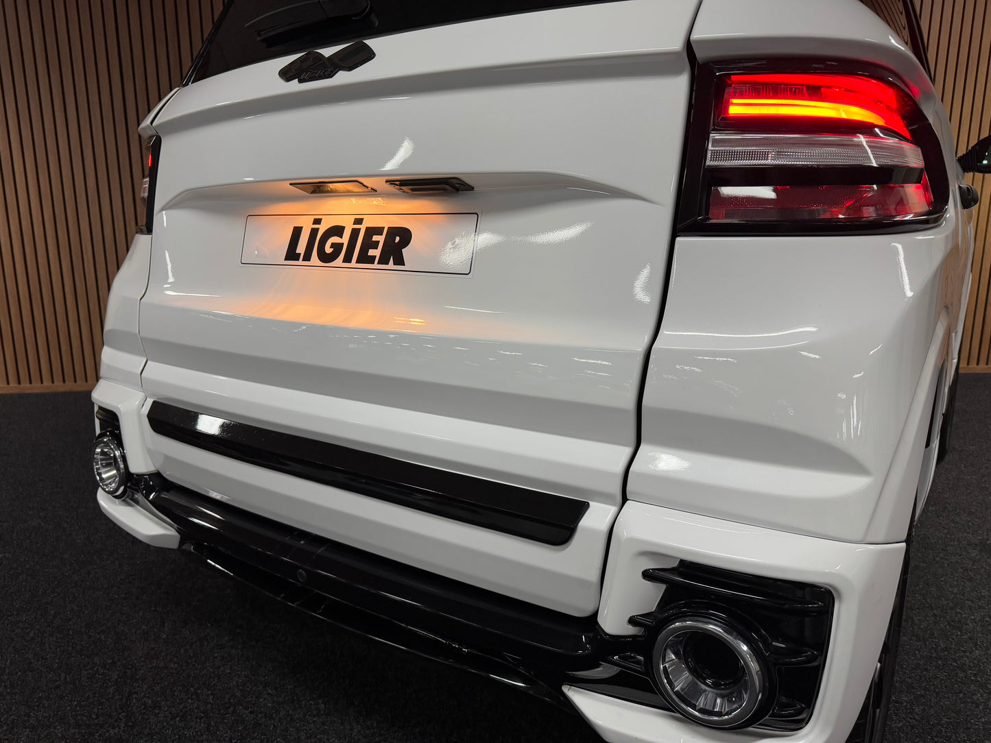Ligier JS60 Ultimate Sport | 2022 | 8 PS leiser DCI Motor | Servolenkung | Rückfahrkamera | 45 km/h | Innerhalb 250 KM Kostenlose Lieferung | Mopedauto | Leichtmobile | Aixam | Microcar | Ligier
