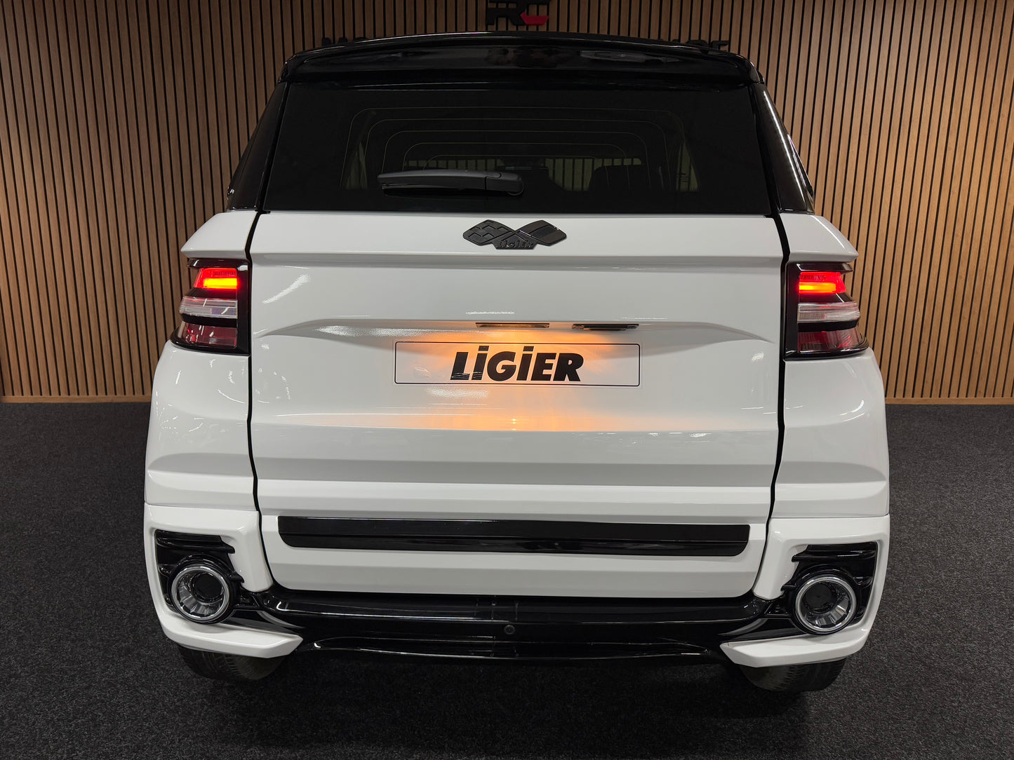 Ligier JS60 Ultimate Sport | 2022 | 8 PS leiser DCI Motor | Servolenkung | Rückfahrkamera | 45 km/h | Innerhalb 250 KM Kostenlose Lieferung | Mopedauto | Leichtmobile | Aixam | Microcar | Ligier