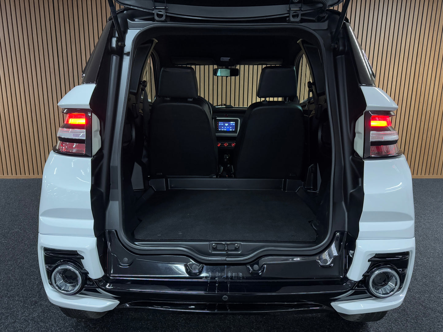 Ligier JS60 Ultimate Sport | 2022 | 8 PS leiser DCI Motor | Servolenkung | Rückfahrkamera | 45 km/h | Innerhalb 250 KM Kostenlose Lieferung | Mopedauto | Leichtmobile | Aixam | Microcar | Ligier