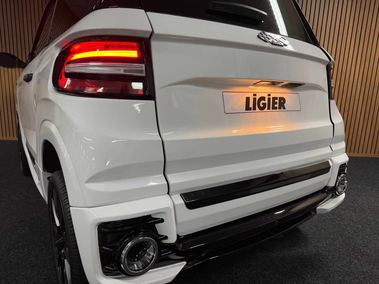 Ligier JS60 Ultimate Sport | 2022 | 8 PS leiser DCI Motor | Servolenkung | Rückfahrkamera | 45 km/h | Innerhalb 250 KM Kostenlose Lieferung | Mopedauto | Leichtmobile | Aixam | Microcar | Ligier