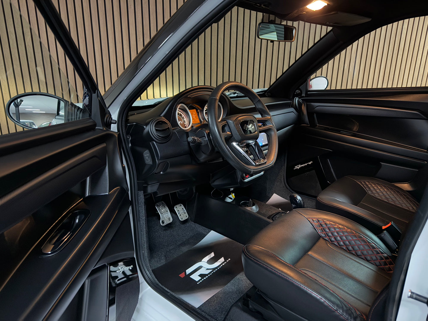 Ligier JS60 Ultimate Sport | 2022 | 8 PS leiser DCI Motor | Servolenkung | Rückfahrkamera | 45 km/h | Innerhalb 250 KM Kostenlose Lieferung | Mopedauto | Leichtmobile | Aixam | Microcar | Ligier