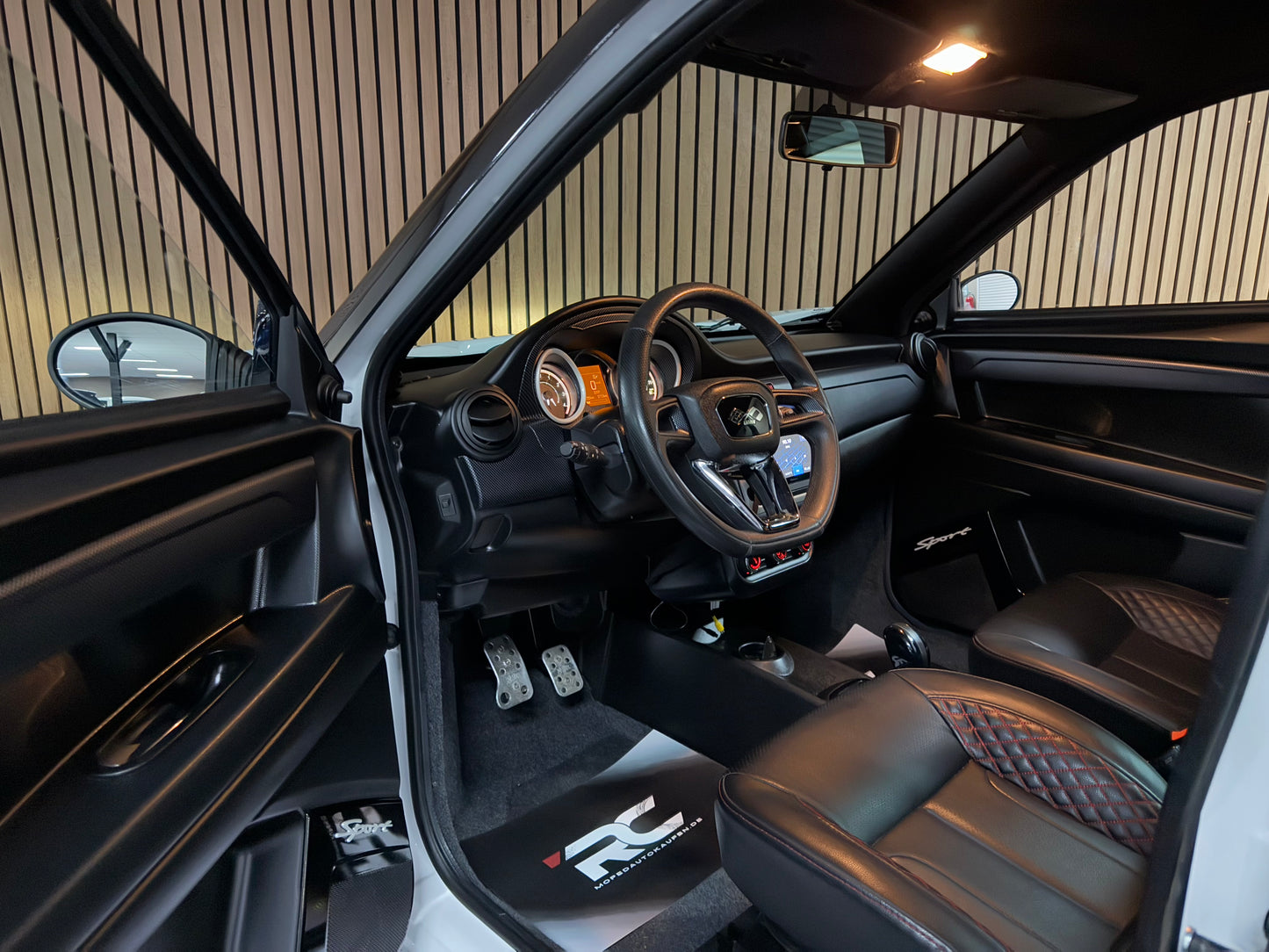 Ligier JS60 Ultimate Sport | 2022 | 8 PS leiser DCI Motor | Servolenkung | Rückfahrkamera | 45 km/h | Innerhalb 250 KM Kostenlose Lieferung | Mopedauto | Leichtmobile | Aixam | Microcar | Ligier
