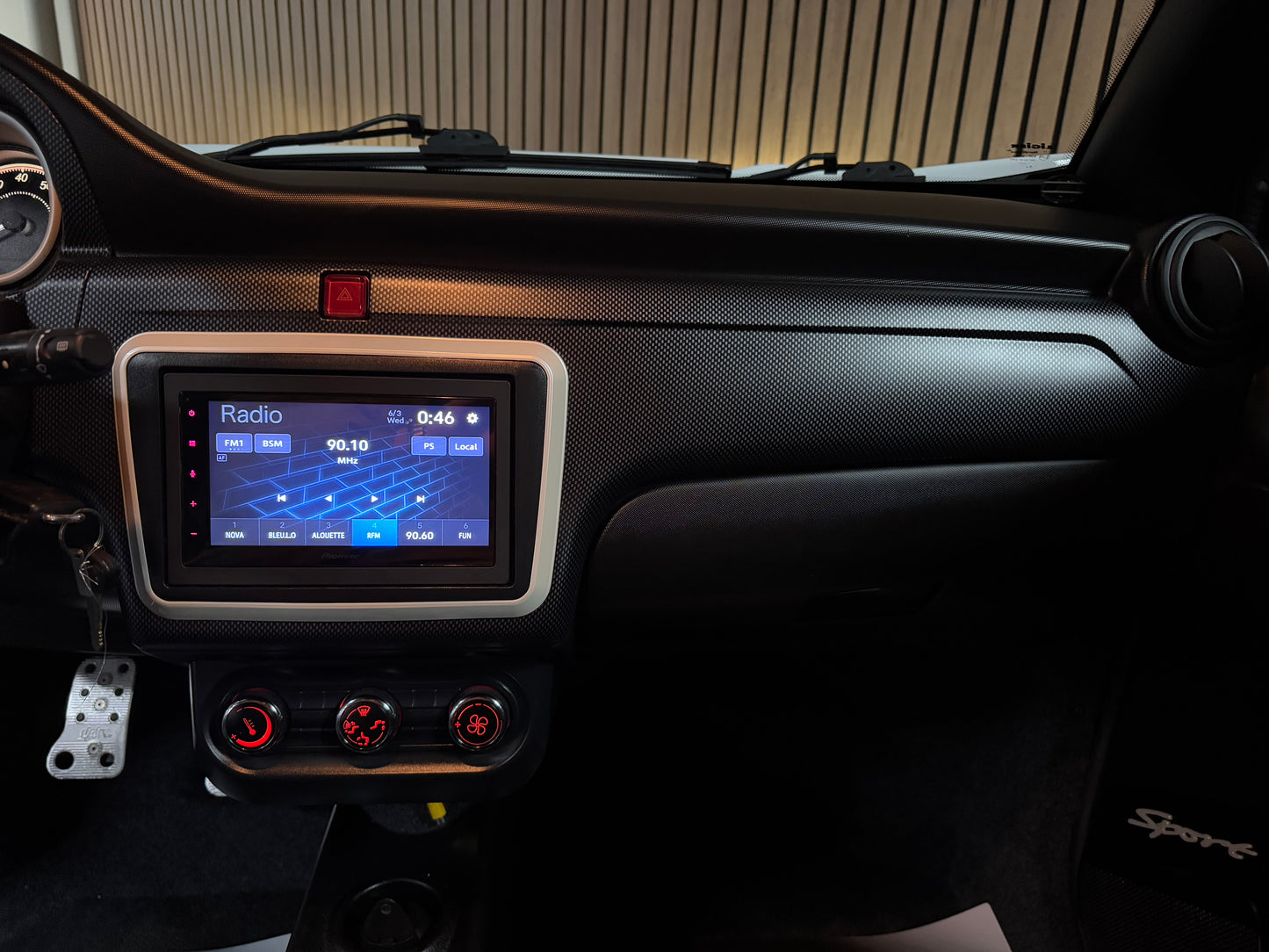 Ligier JS60 Ultimate Sport | 2022 | 8 PS leiser DCI Motor | Servolenkung | Rückfahrkamera | 45 km/h | Innerhalb 250 KM Kostenlose Lieferung | Mopedauto | Leichtmobile | Aixam | Microcar | Ligier