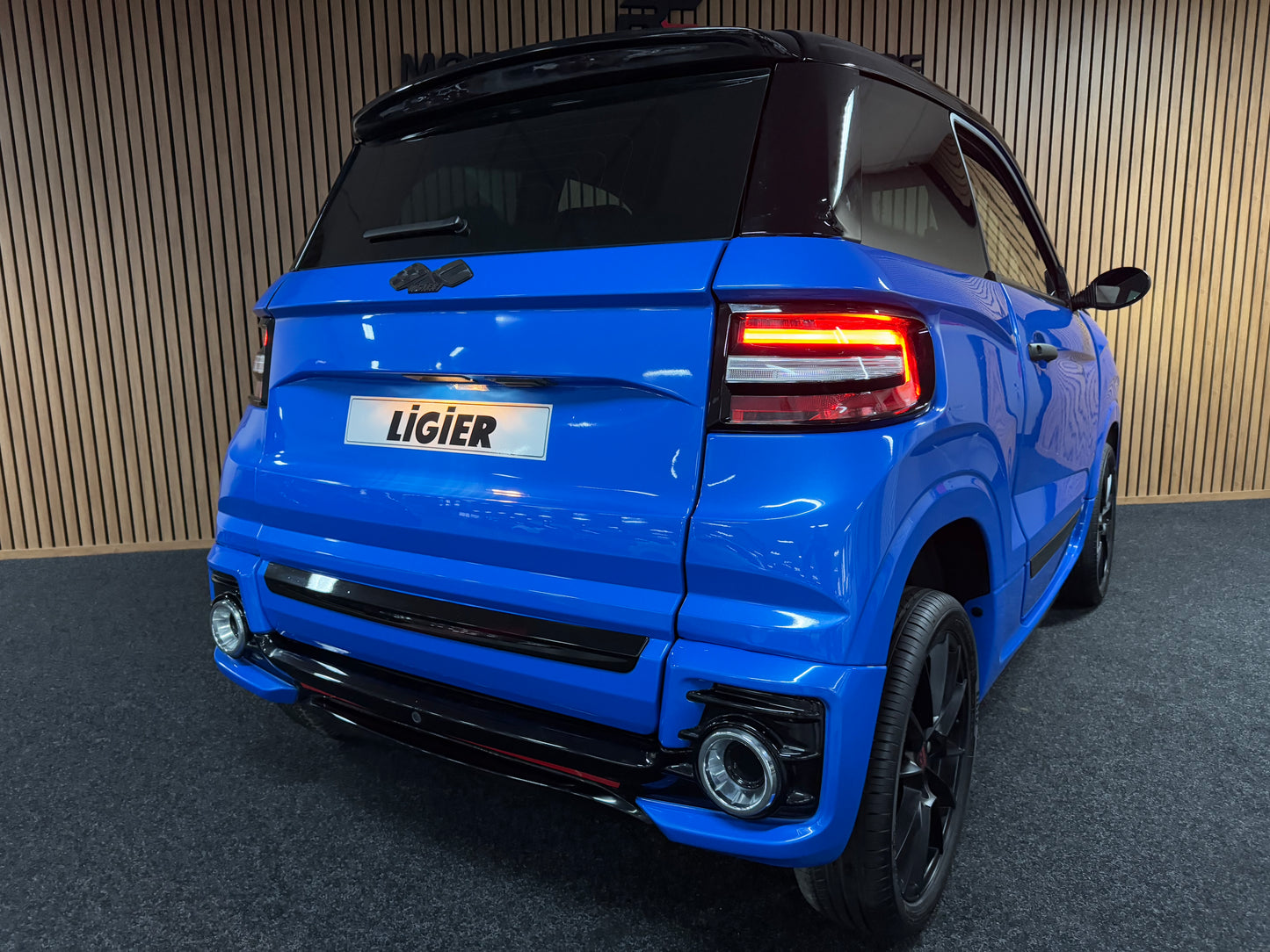 Ligier JS60 Ultimate Sport | 8 PS leiser DCI Motor | Servolenkung | Rückfahrkamera | 45 km/h | Innerhalb 250 KM Kostenlose Lieferung | Mopedauto | Leichtmobile | Aixam | Microcar | Ligier