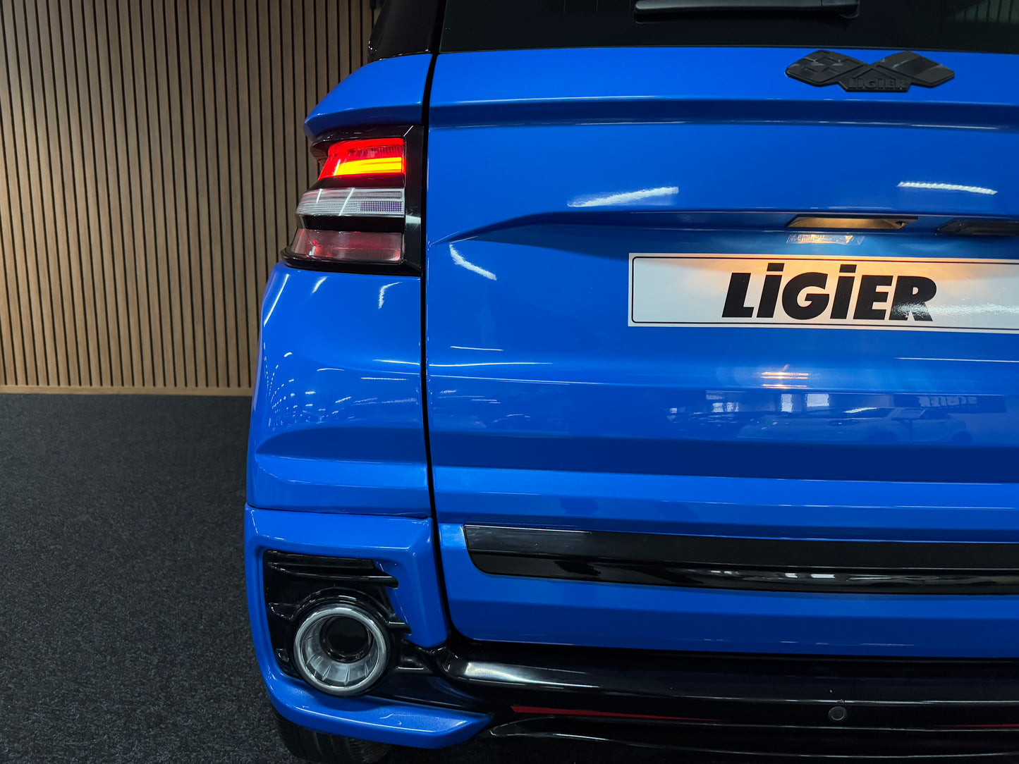 Ligier JS60 Ultimate Sport | 8 PS leiser DCI Motor | Servolenkung | Rückfahrkamera | 45 km/h | Innerhalb 250 KM Kostenlose Lieferung | Mopedauto | Leichtmobile | Aixam | Microcar | Ligier