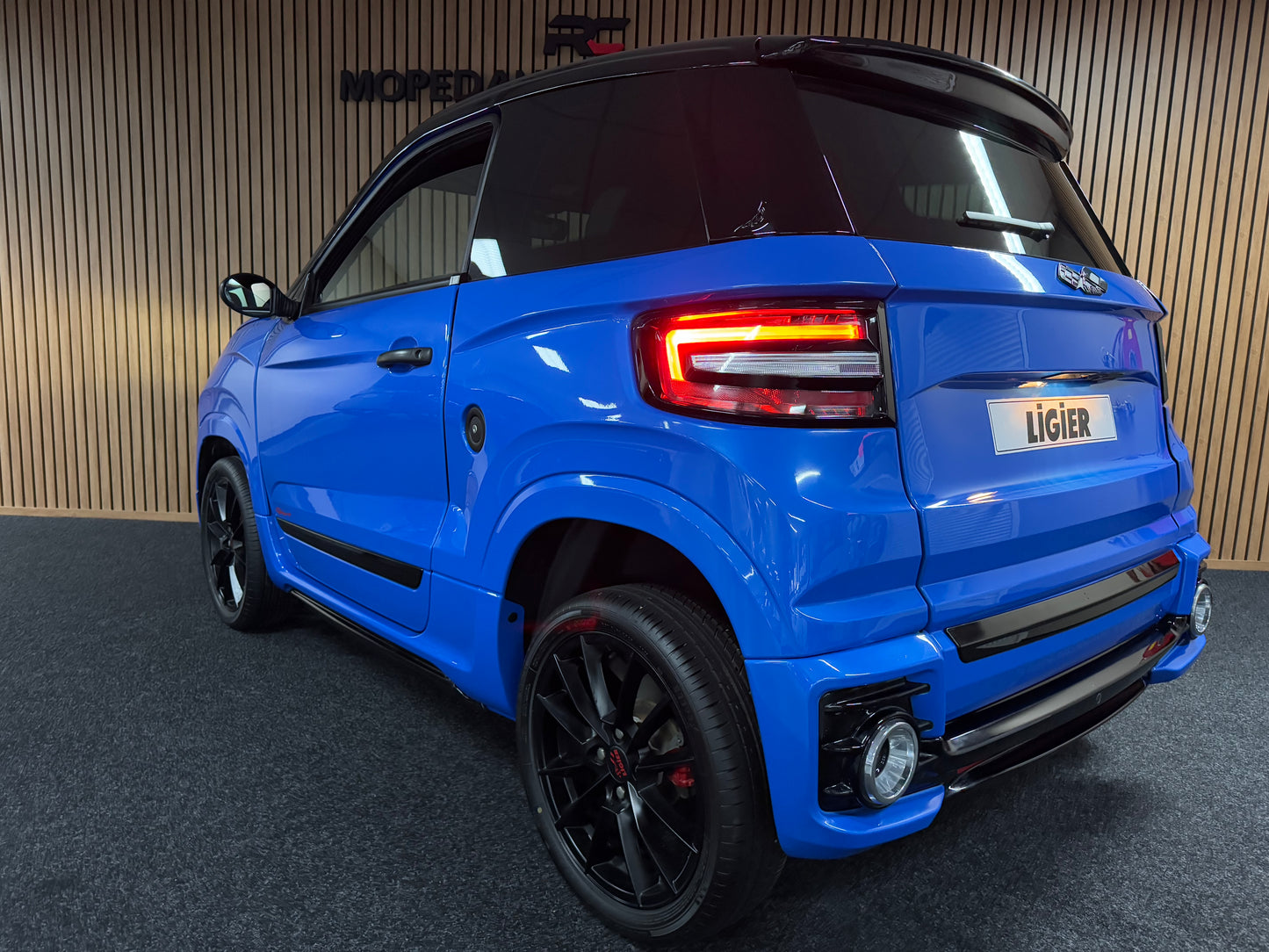 Ligier JS60 Ultimate Sport | 8 PS leiser DCI Motor | Servolenkung | Rückfahrkamera | 45 km/h | Innerhalb 250 KM Kostenlose Lieferung | Mopedauto | Leichtmobile | Aixam | Microcar | Ligier