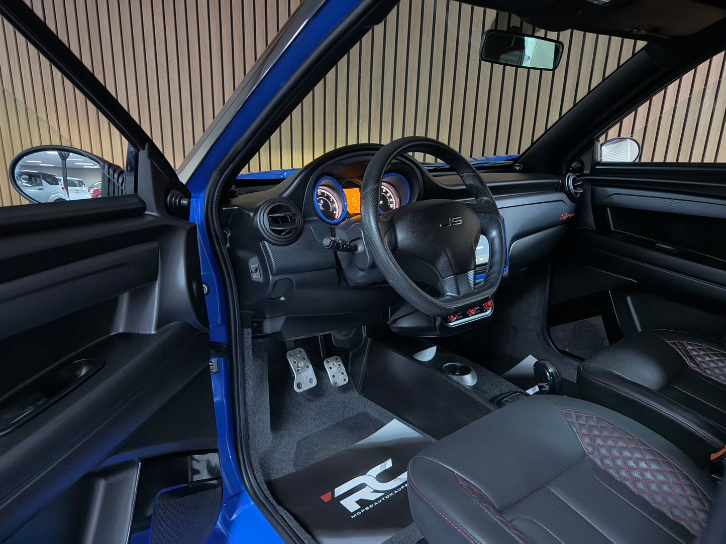 Ligier JS60 Ultimate Sport | 8 PS leiser DCI Motor | Servolenkung | Rückfahrkamera | 45 km/h | Innerhalb 250 KM Kostenlose Lieferung | Mopedauto | Leichtmobile | Aixam | Microcar | Ligier
