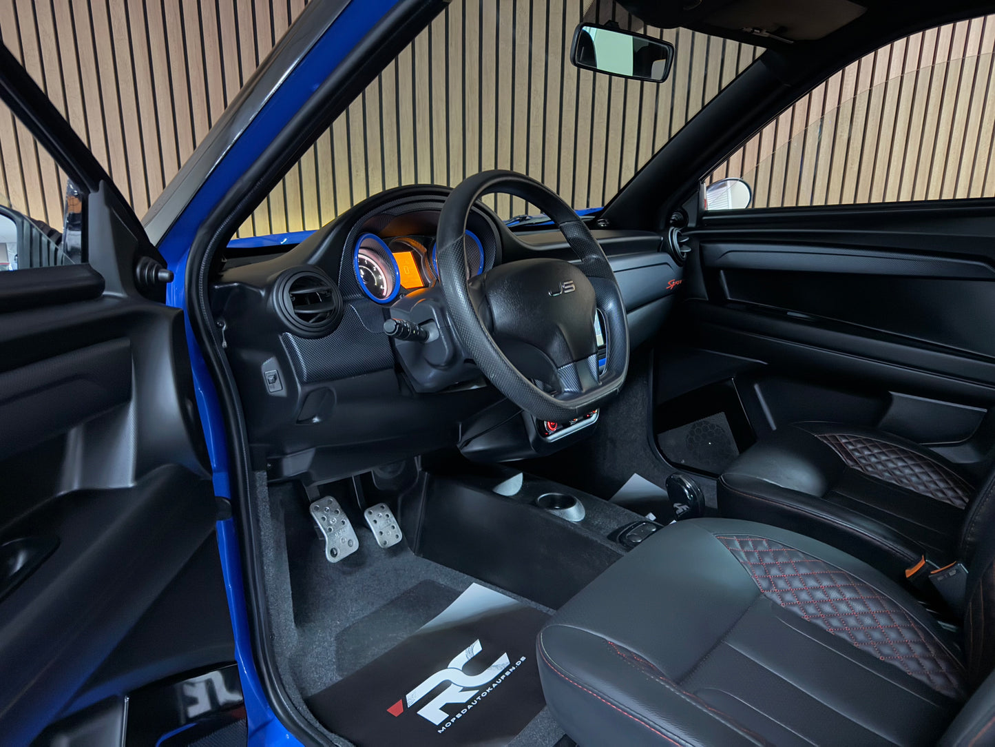 Ligier JS60 Ultimate Sport | 8 PS leiser DCI Motor | Servolenkung | Rückfahrkamera | 45 km/h | Innerhalb 250 KM Kostenlose Lieferung | Mopedauto | Leichtmobile | Aixam | Microcar | Ligier