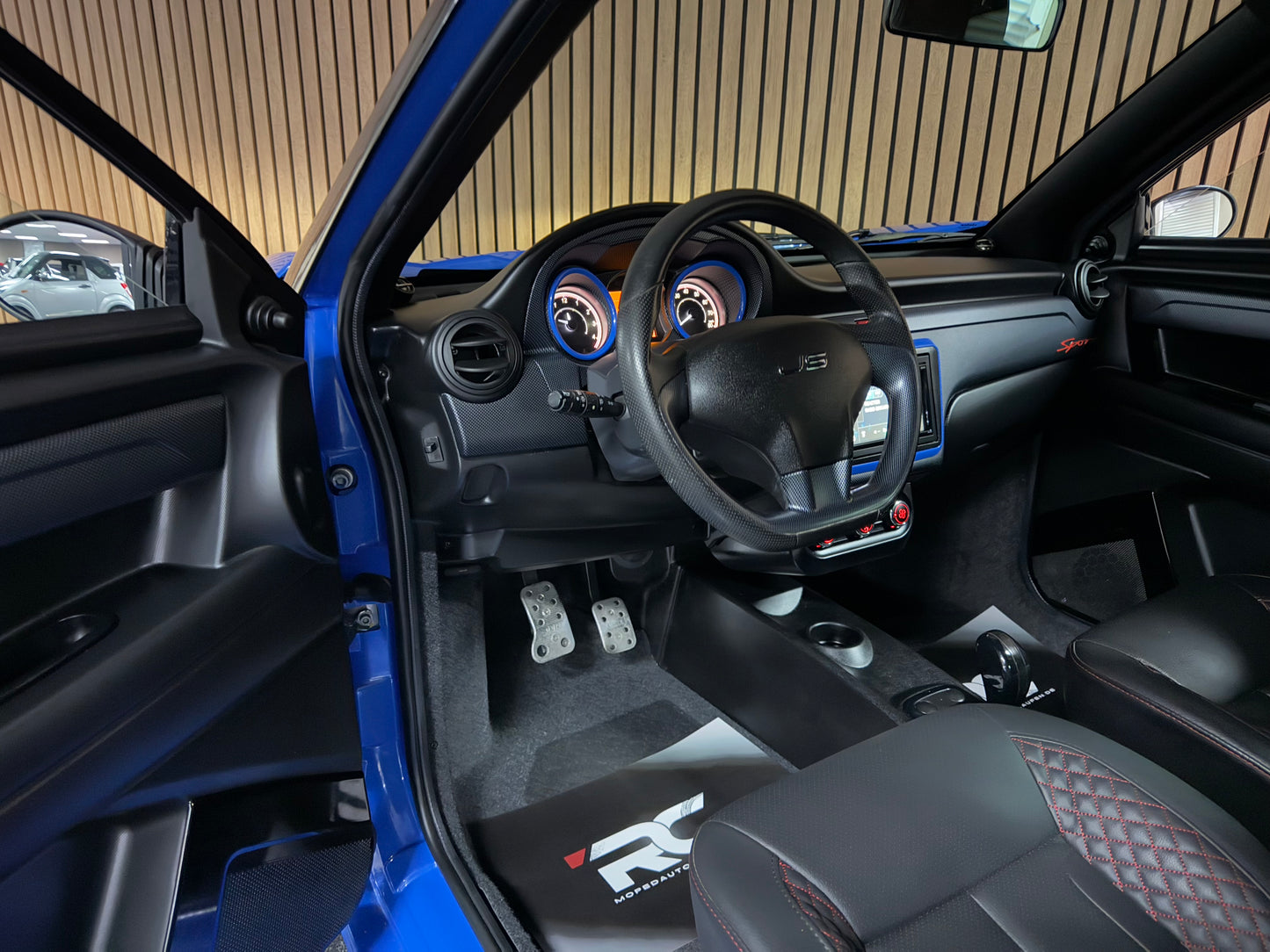 Ligier JS60 Ultimate Sport | 8 PS leiser DCI Motor | Servolenkung | Rückfahrkamera | 45 km/h | Innerhalb 250 KM Kostenlose Lieferung | Mopedauto | Leichtmobile | Aixam | Microcar | Ligier