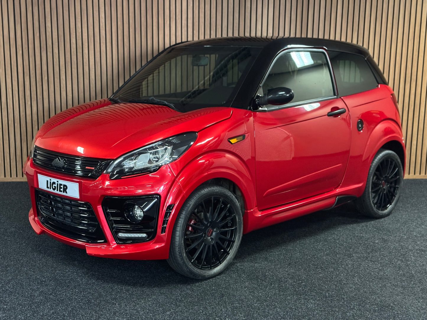 Ligier JS50 Ultimate Sport | Servolenkung | Rückfahrkamera | 8 PS leiser DCI Motor | 45 km/h | Rückfahrkamera | Innerhalb 250 KM Kostenlose Lieferung | Mopedauto | Leichtmobile
