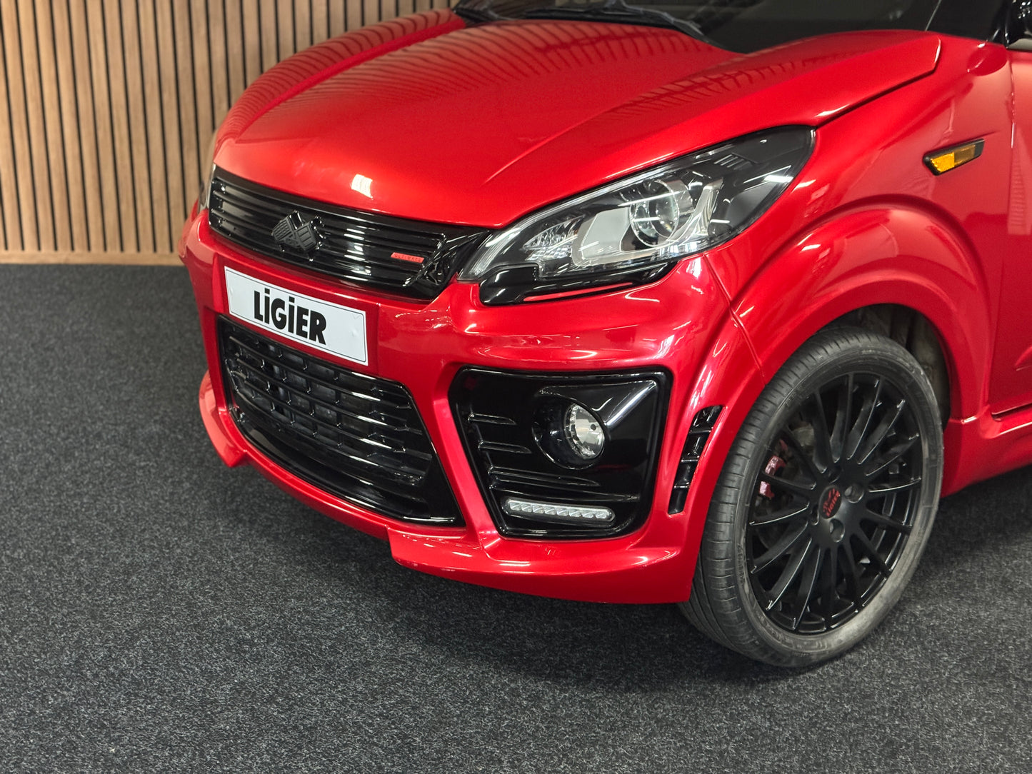 Ligier JS50 Ultimate Sport | Servolenkung | Rückfahrkamera | 8 PS leiser DCI Motor | 45 km/h | Rückfahrkamera | Innerhalb 250 KM Kostenlose Lieferung | Mopedauto | Leichtmobile