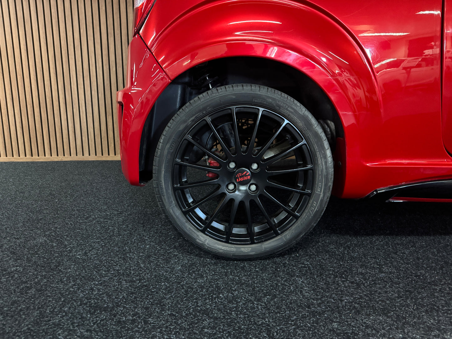 Ligier JS50 Ultimate Sport | Servolenkung | Rückfahrkamera | 8 PS leiser DCI Motor | 45 km/h | Rückfahrkamera | Innerhalb 250 KM Kostenlose Lieferung | Mopedauto | Leichtmobile