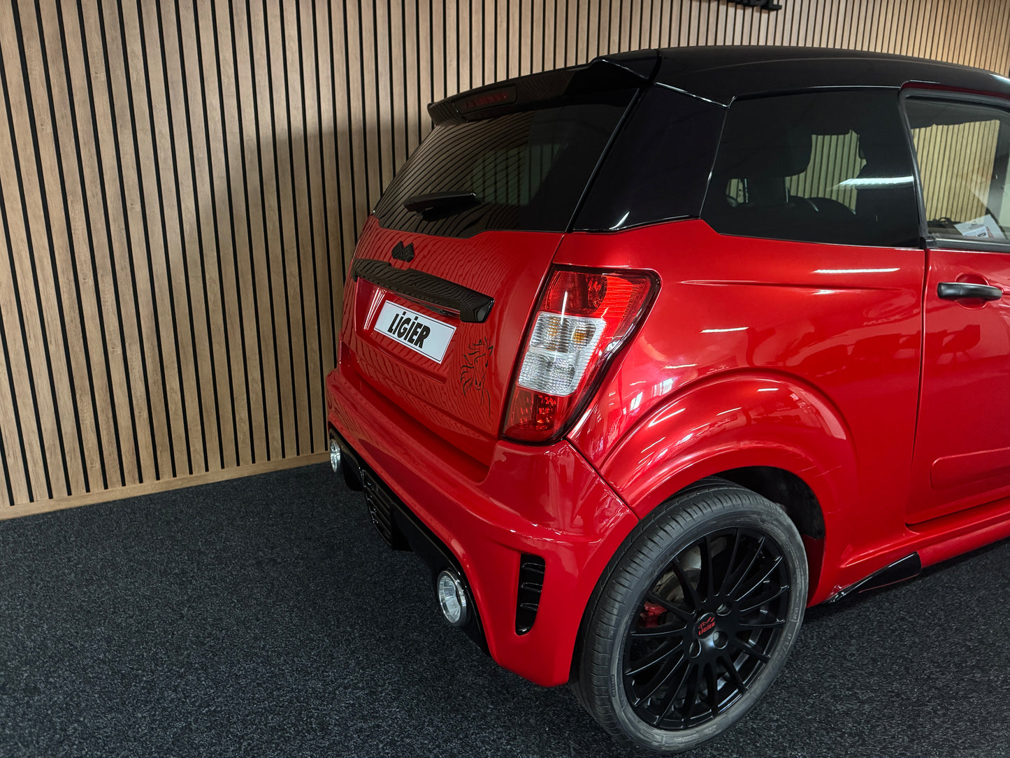 Ligier JS50 Ultimate Sport | Servolenkung | Rückfahrkamera | 8 PS leiser DCI Motor | 45 km/h | Rückfahrkamera | Innerhalb 250 KM Kostenlose Lieferung | Mopedauto | Leichtmobile