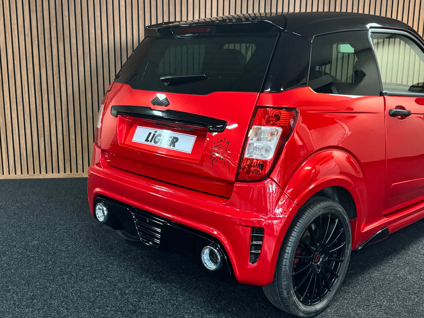 Ligier JS50 Ultimate Sport | Servolenkung | Rückfahrkamera | 8 PS leiser DCI Motor | 45 km/h | Rückfahrkamera | Innerhalb 250 KM Kostenlose Lieferung | Mopedauto | Leichtmobile