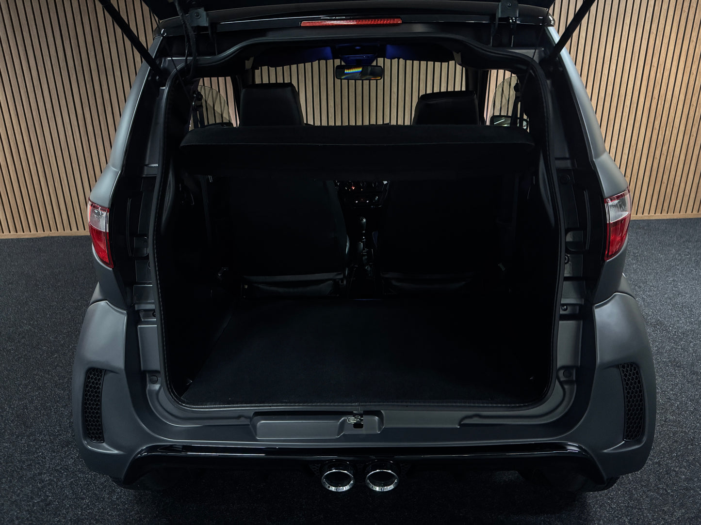 Aixam City Sport Matt Grau | Gr. Multi-Media | 8 PS Motor | 45 km/h | Rückfahrkamera | Innerhalb 250 KM Kostenlose Lieferung | Mopedauto | Leichtmobile