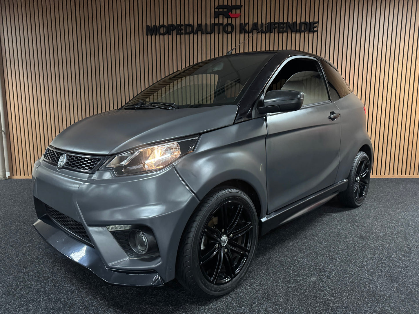 Aixam GTI Sport Matt Grau | 8 PS Kubota Motor | 45 km/h | Innerhalb 250 KM Kostenlose Lieferung | Mopedauto | Leichtmobile