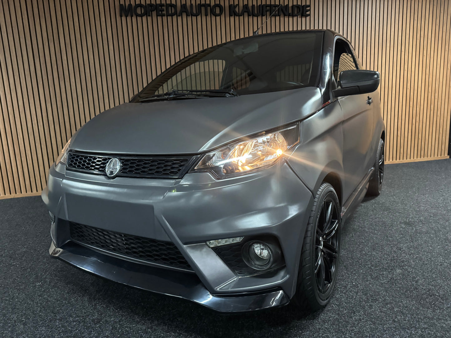 Aixam GTI Sport Matt Grau | 8 PS Kubota Motor | 45 km/h | Innerhalb 250 KM Kostenlose Lieferung | Mopedauto | Leichtmobile