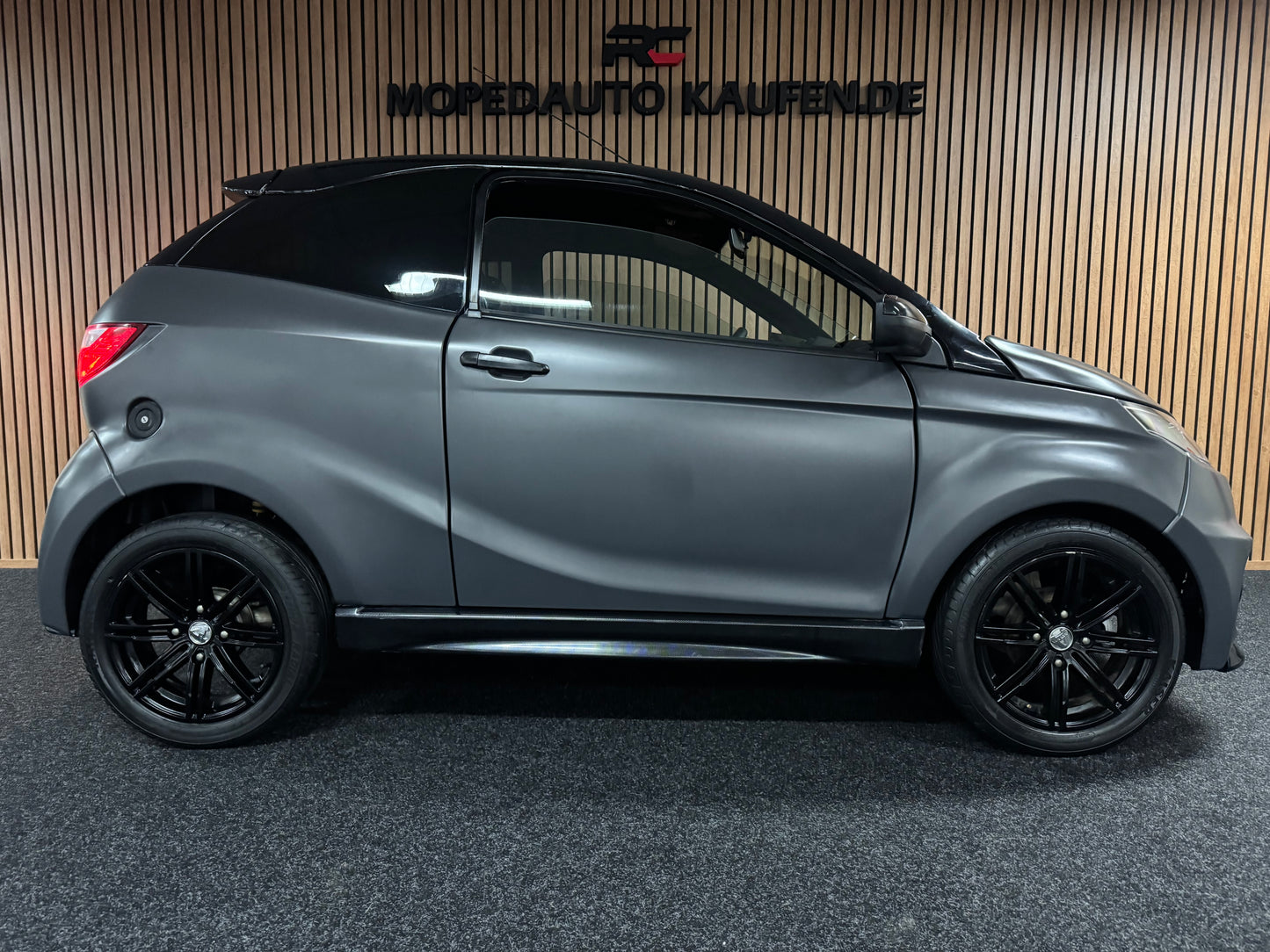 Aixam GTI Sport Matt Grau | 8 PS Kubota Motor | 45 km/h | Innerhalb 250 KM Kostenlose Lieferung | Mopedauto | Leichtmobile