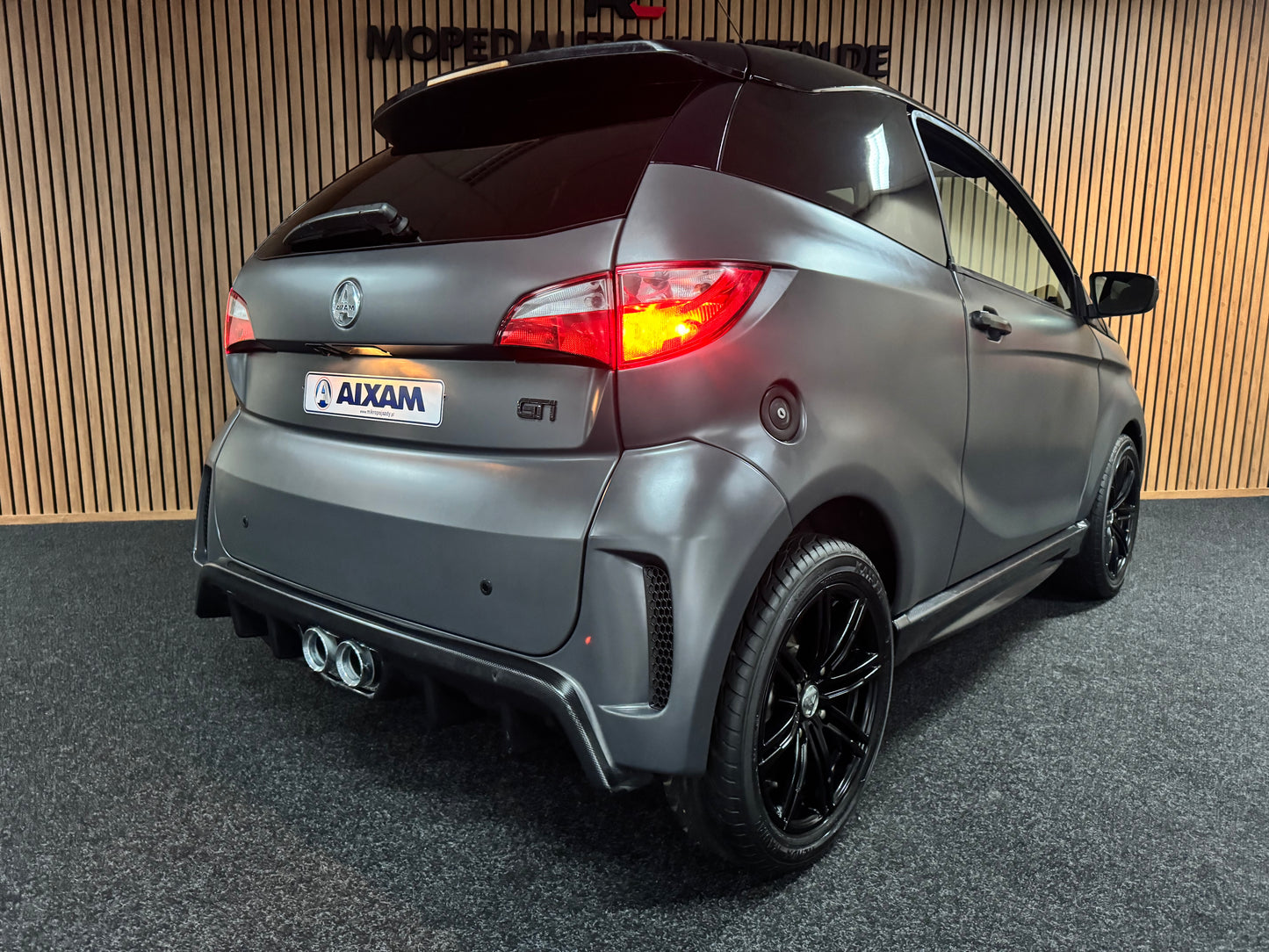 Aixam GTI Sport Matt Grau | 8 PS Kubota Motor | 45 km/h | Innerhalb 250 KM Kostenlose Lieferung | Mopedauto | Leichtmobile
