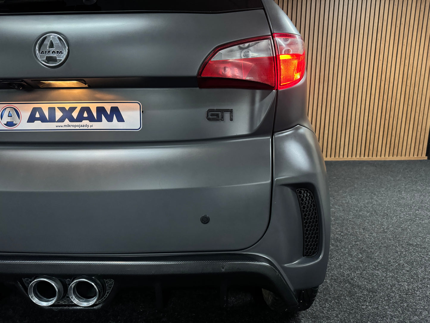 Aixam GTI Sport Matt Grau | 8 PS Kubota Motor | 45 km/h | Innerhalb 250 KM Kostenlose Lieferung | Mopedauto | Leichtmobile