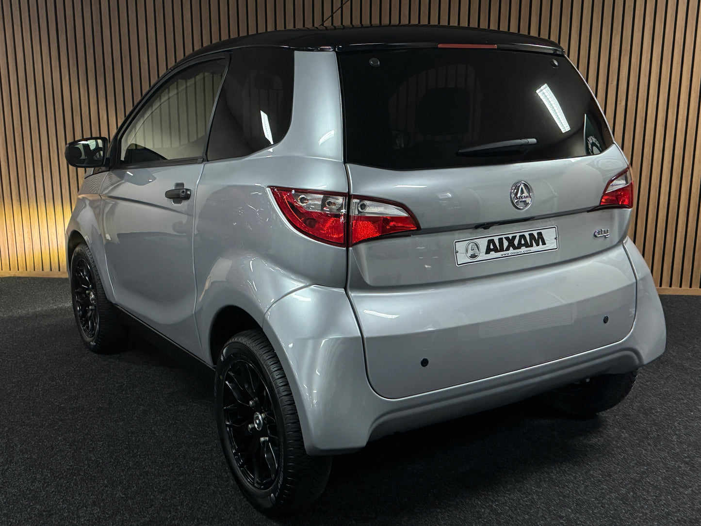 Aixam City Sport Luxe | 2018 | 8 PS Kubota Motor | Rückfahrkamera // Carbon | Alpine Multi-Media 45 km/h | Innerhalb 250 KM Kostenlose Lieferung | Mopedauto | Leichtmobile | Aixam | Microcar | Ligier