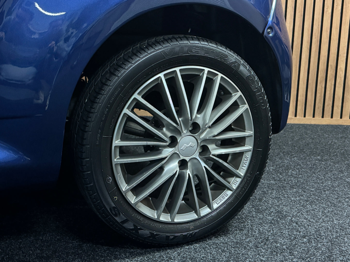 Ligier JS50L Blueline mit leiser DCI Motor | 45 km/h | Rückfahrkamera | Innerhalb 250 KM Kostenlose Lieferung | Mopedauto | Leichtmobile