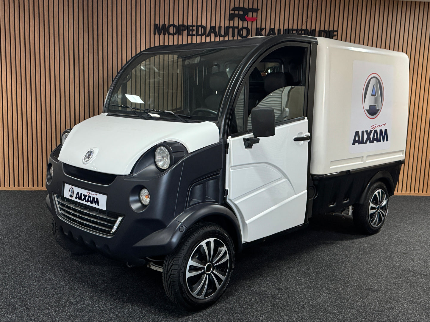 Aixam D-Truck Kastenwagen Mega Truck 45 km/h | Innerhalb 250 KM Kostenlose Lieferung | Mopedauto | Leichtmobile | Aixam | Microcar | Ligier
