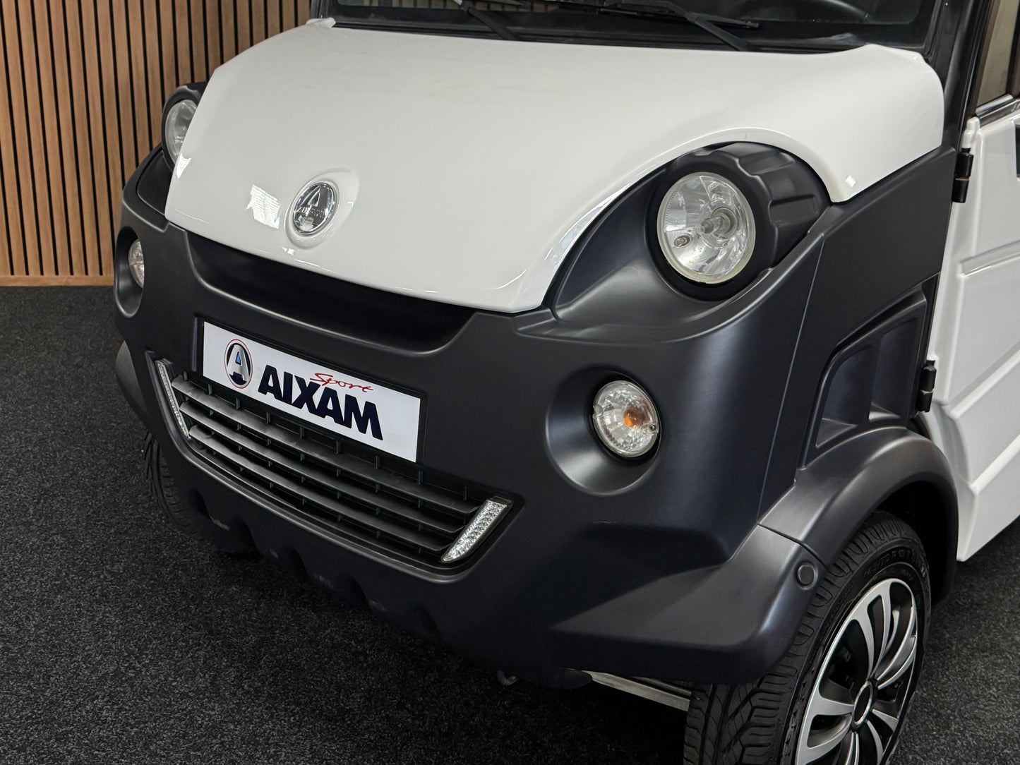 Aixam D-Truck Kastenwagen Mega Truck 45 km/h | Innerhalb 250 KM Kostenlose Lieferung | Mopedauto | Leichtmobile | Aixam | Microcar | Ligier