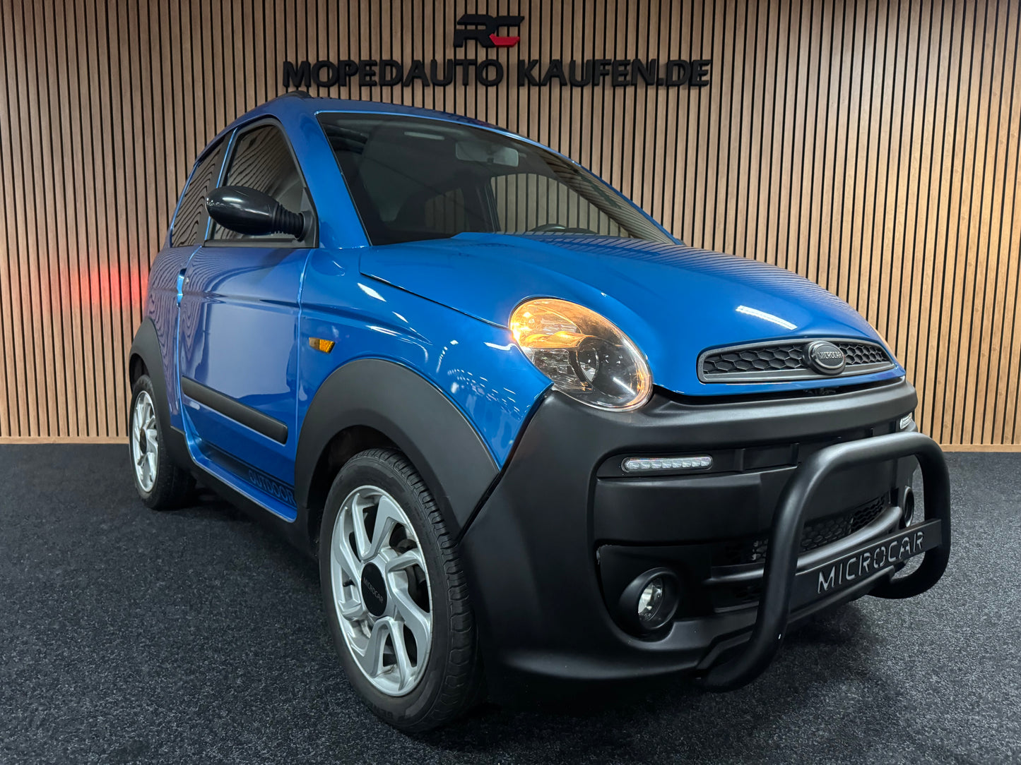 Microcar Highland X Bullbar | 8 PS leiser DCI Motor 45 km/h | Innerhalb 250 KM Kostenlose Lieferung | Mopedauto | Leichtmobile