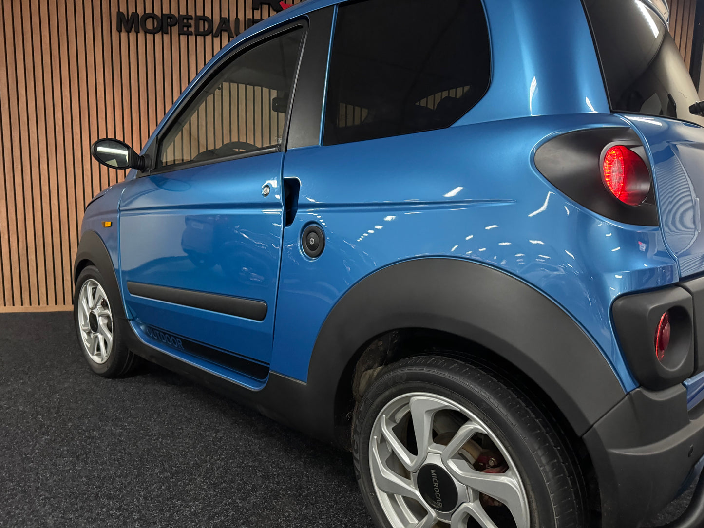 Microcar Highland X Bullbar | 8 PS leiser DCI Motor 45 km/h | Innerhalb 250 KM Kostenlose Lieferung | Mopedauto | Leichtmobile