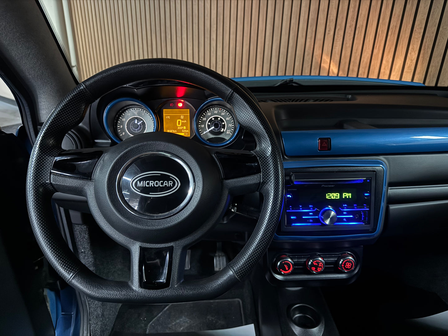 Microcar Highland X Bullbar | 8 PS leiser DCI Motor 45 km/h | Innerhalb 250 KM Kostenlose Lieferung | Mopedauto | Leichtmobile