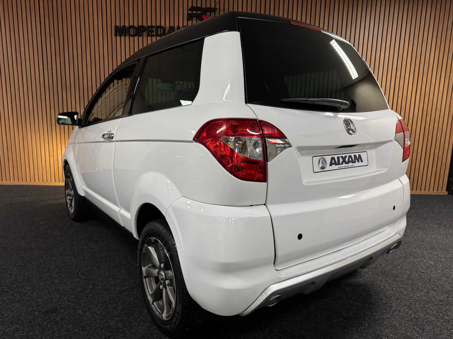 Aixam Crossover Sport XXL | Kubota Motor | 45 km/h | Innerhalb 250 KM Kostenlose Lieferung | Mopedauto | Leichtmobile