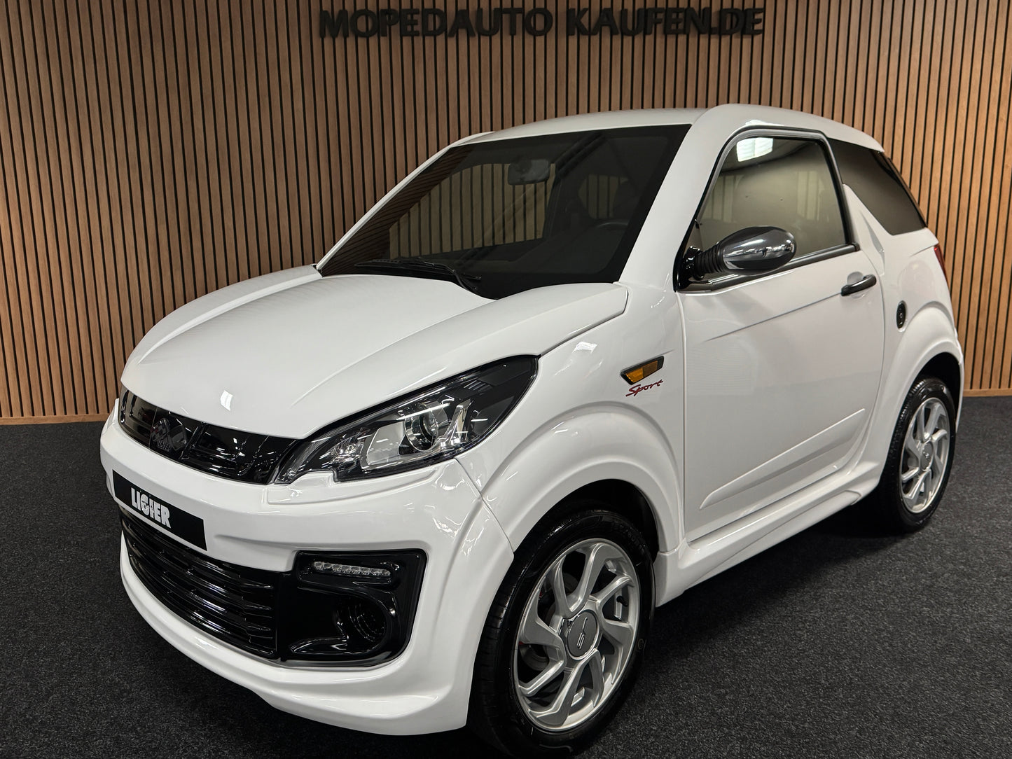 Ligier JS50 Sport | 8 PS leiser DCI Motor | 45 km/h | Innerhalb 250 KM Kostenlose Lieferung | Mopedauto | Leichtmobile