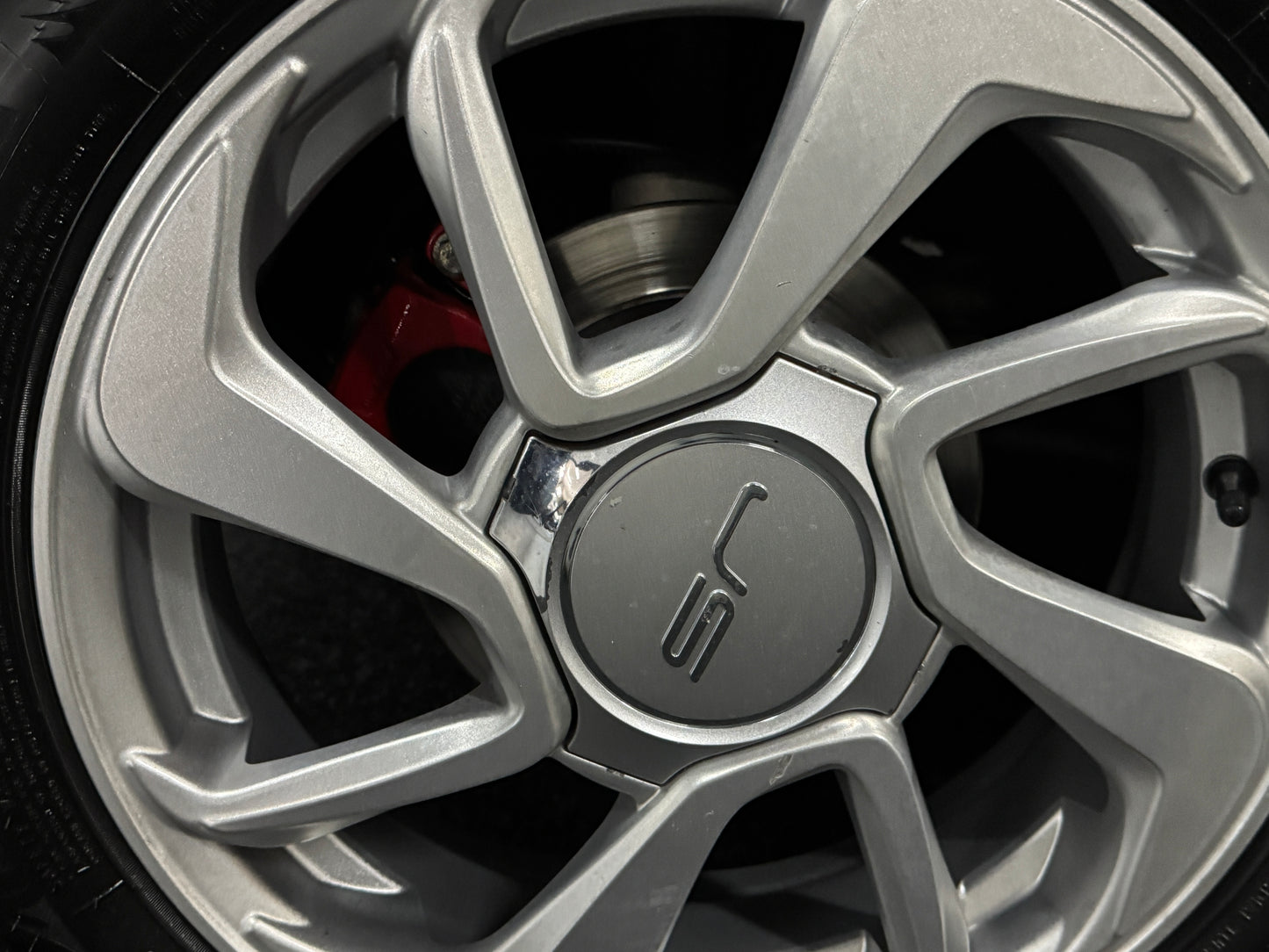 Ligier JS50 Sport | 8 PS leiser DCI Motor | 45 km/h | Innerhalb 250 KM Kostenlose Lieferung | Mopedauto | Leichtmobile