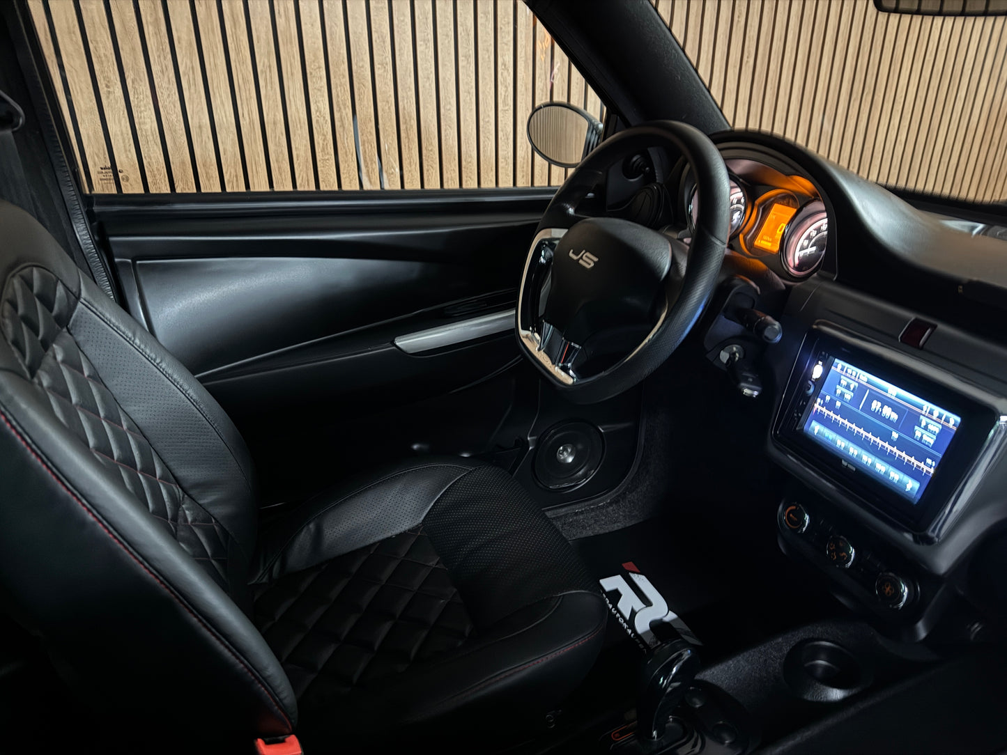 Ligier JS50 Sport | 8 PS leiser DCI Motor | 45 km/h | Innerhalb 250 KM Kostenlose Lieferung | Mopedauto | Leichtmobile