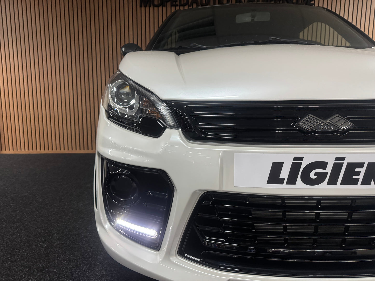 Ligier JS50 Sport 2022  | 8 PS leiser DCI Motor | Rückfahrkamera | Servolenkung | 45 km/h | Innerhalb 250 KM Kostenlose Lieferung | Mopedauto | Leichtmobile