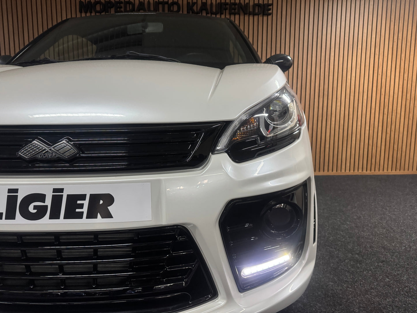 Ligier JS50 Sport 2022  | 8 PS leiser DCI Motor | Rückfahrkamera | Servolenkung | 45 km/h | Innerhalb 250 KM Kostenlose Lieferung | Mopedauto | Leichtmobile