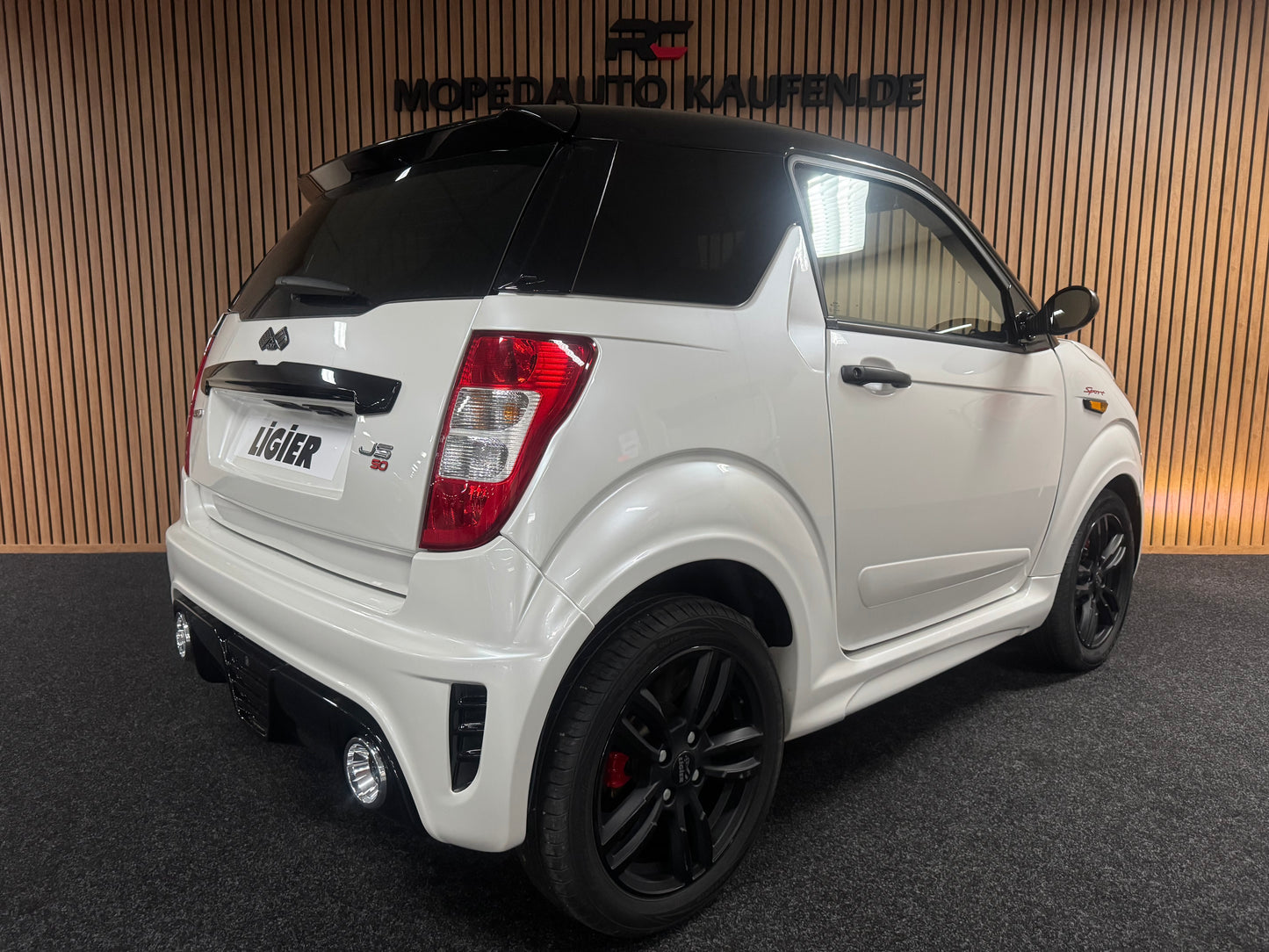 Ligier JS50 Sport 2022  | 8 PS leiser DCI Motor | Rückfahrkamera | Servolenkung | 45 km/h | Innerhalb 250 KM Kostenlose Lieferung | Mopedauto | Leichtmobile