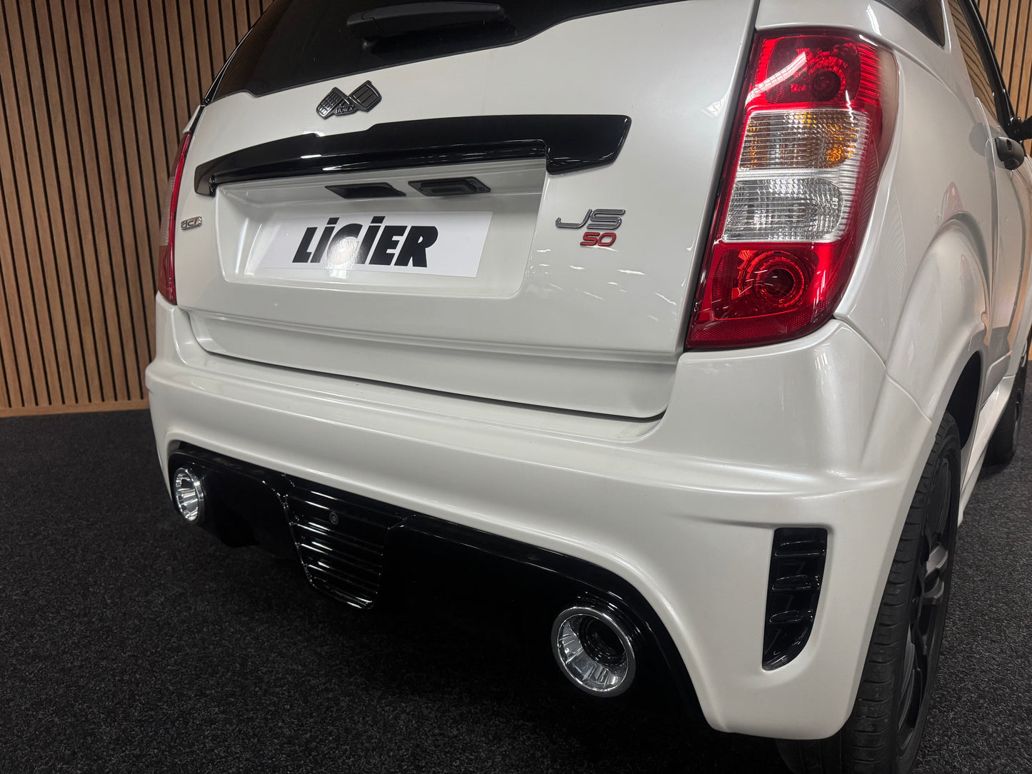 Ligier JS50 Sport 2022  | 8 PS leiser DCI Motor | Rückfahrkamera | Servolenkung | 45 km/h | Innerhalb 250 KM Kostenlose Lieferung | Mopedauto | Leichtmobile