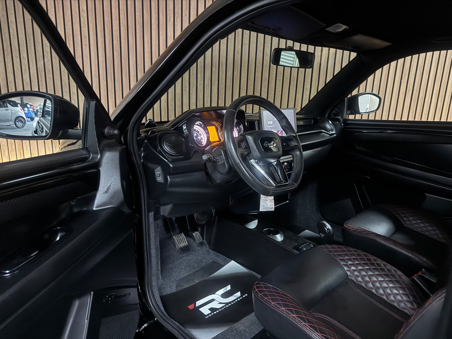 Ligier JS50 Black on Black Sport Edition 2024  | Neuzustand | 8 PS leiser DCI Motor | Rückfahrkamera | Servolenkung | 45 km/h | Innerhalb 250 KM Kostenlose Lieferung | Mopedauto | Leichtmobile