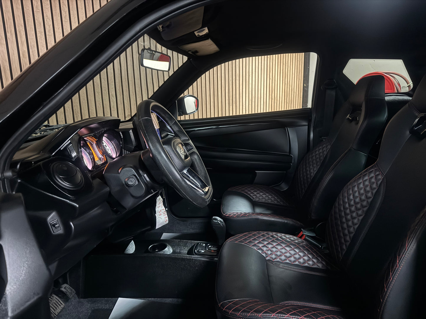 Ligier JS50 Black on Black Sport Edition 2024  | Neuzustand | 8 PS leiser DCI Motor | Rückfahrkamera | Servolenkung | 45 km/h | Innerhalb 250 KM Kostenlose Lieferung | Mopedauto | Leichtmobile