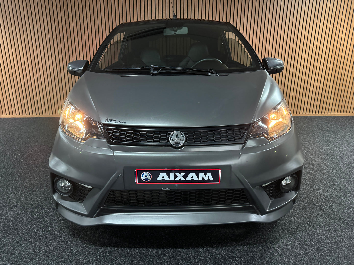 Aixam GTI Sport Matt Grau | Rückfahrkamera | 45 km/h | Innerhalb 250 KM Kostenlose Lieferung | Mopedauto | Leichtmobile | Aixam | Microcar | Ligier