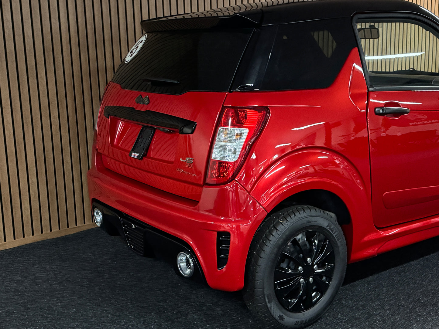 Ligier JS50 L Sport 2023 ! | 8 PS Motor | 45 km/h | Rückfahrkamera | Innerhalb 250 KM Kostenlose Lieferung | Mopedauto | Leichtmobile