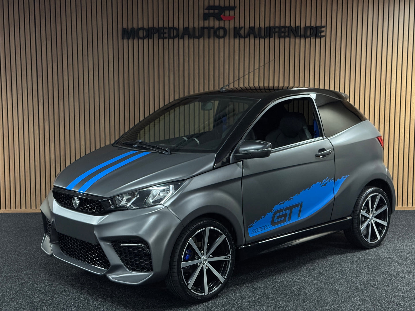 Aixam Sport Coupé GTI Matt Grau| 8 PS Kubota Motor | Rückfahrkamera | 45 km/h | Innerhalb 250 KM Kostenlose Lieferung | Mopedauto | Leichtmobile