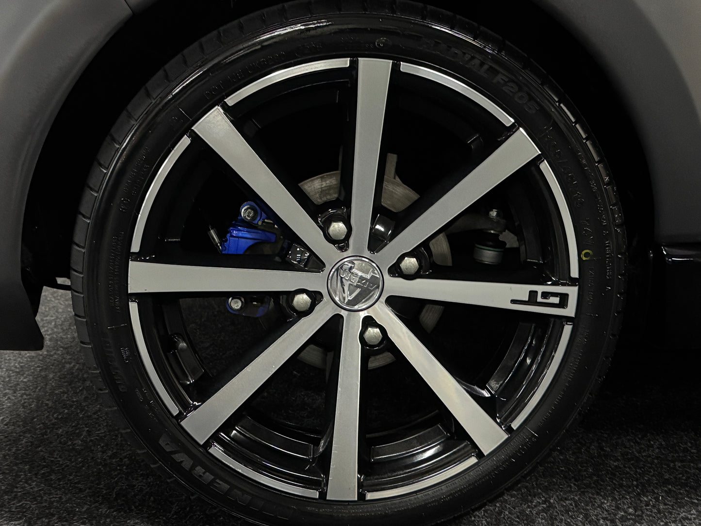 Aixam Sport Coupé GTI Matt Grau| 8 PS Kubota Motor | Rückfahrkamera | 45 km/h | Innerhalb 250 KM Kostenlose Lieferung | Mopedauto | Leichtmobile